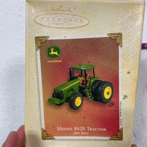 Hallmark 2003 Christmas John Deere model 8420 tractor ornament - Picture 7 of 8
